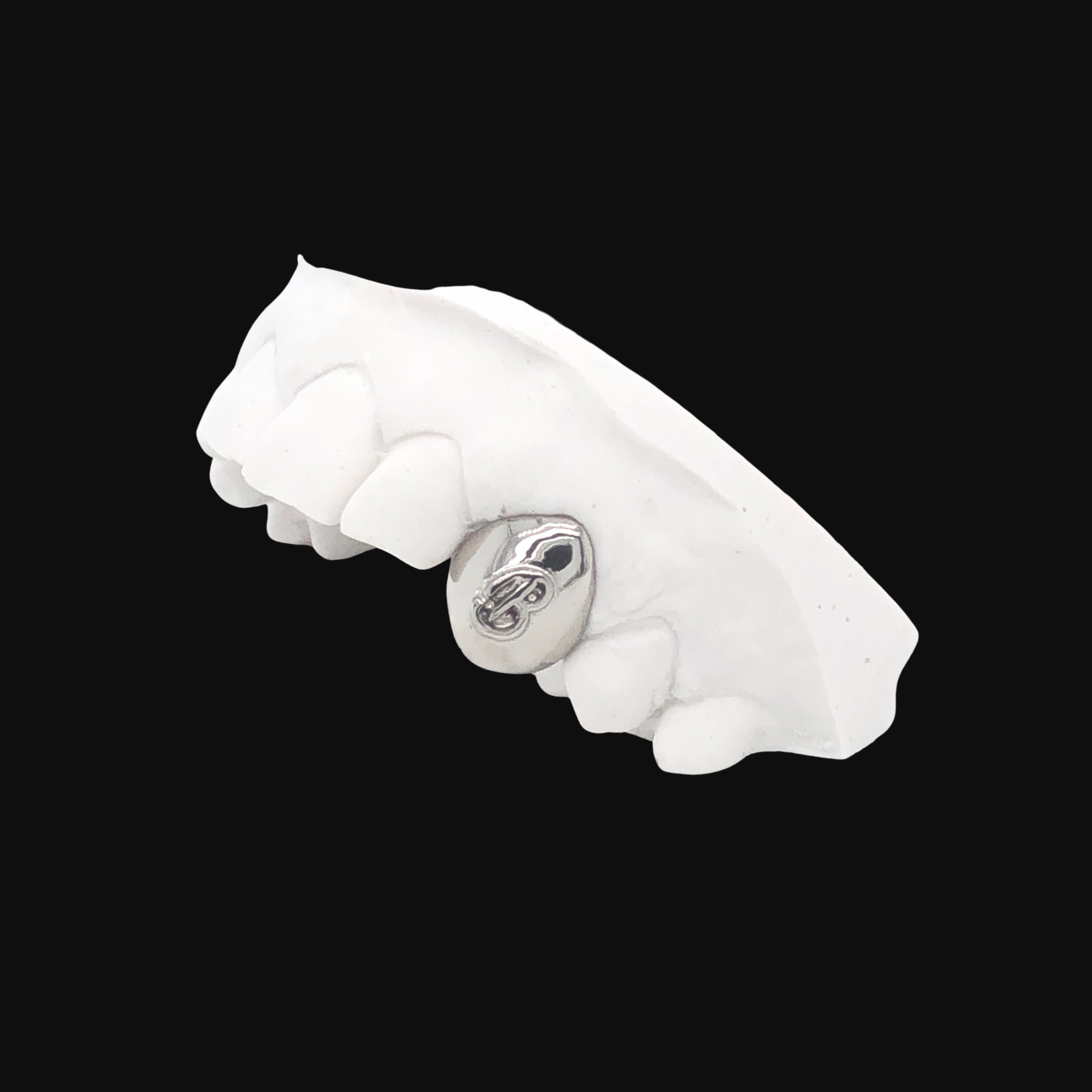 SINGLE CAP WITH EMBOSSED INITIAL