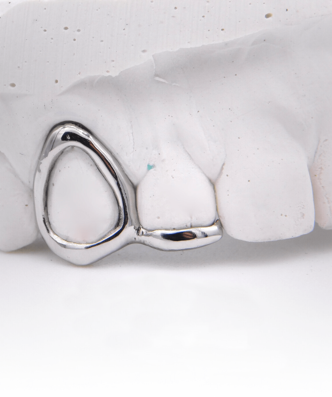 SINGLE WINDOW & STRIP PLAIN