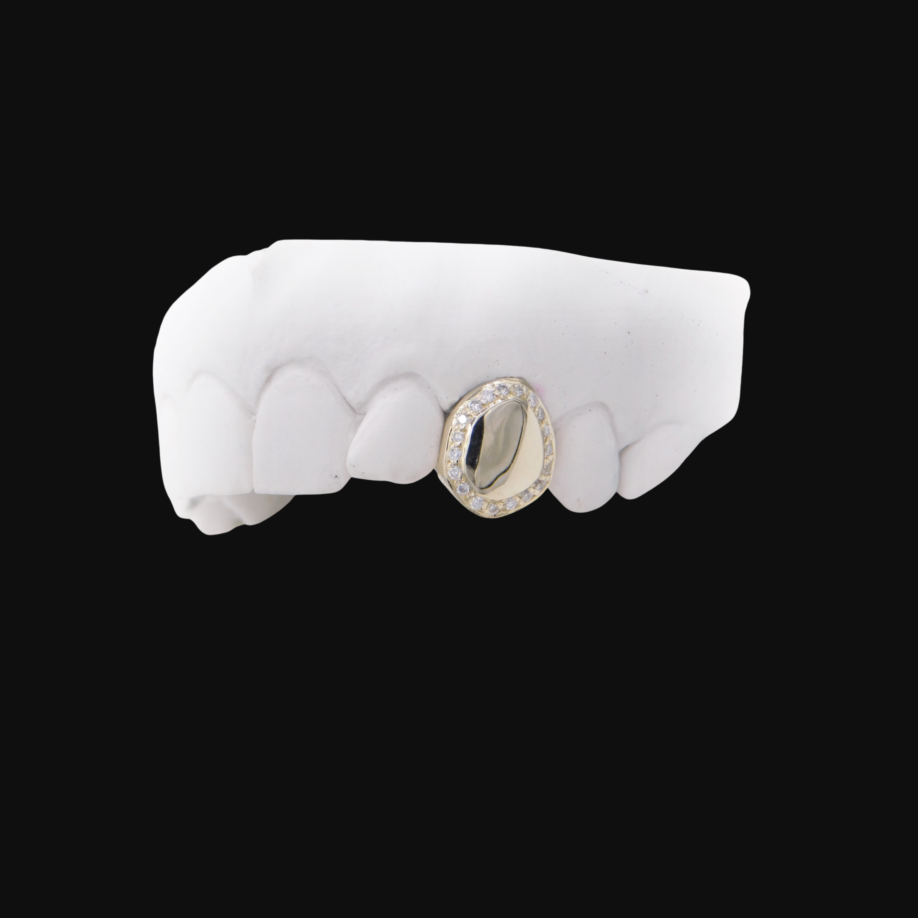 SINGLE CAP WITH ICED OUTLINE